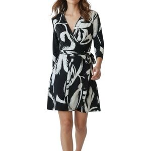 BCBGMaxAzria Faux Wrap Black White Abstract Floral Adjustable Tie Waist Dress S